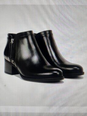 Naturalizer "Karol" Black Leather Booties. NIB. Size 7.5